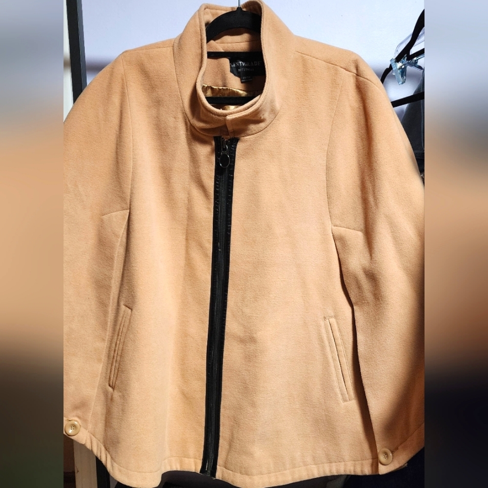 Classy Women's Cape